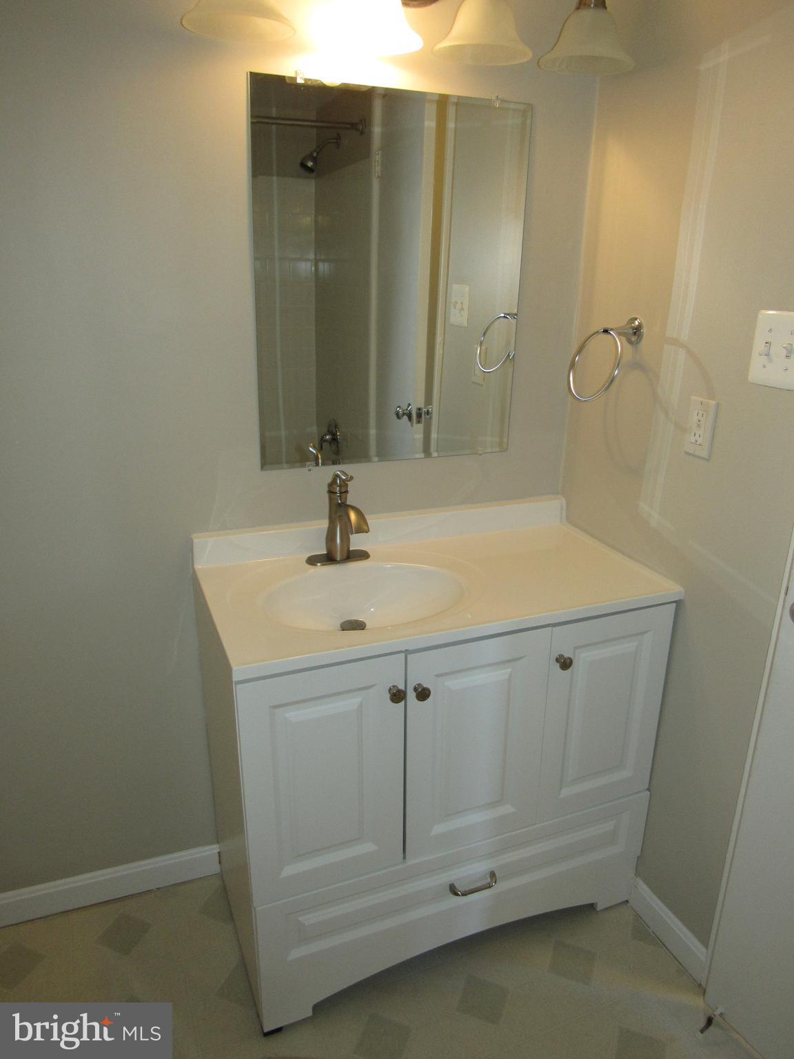 YORKTOWNE SQUARE - Residential Lease