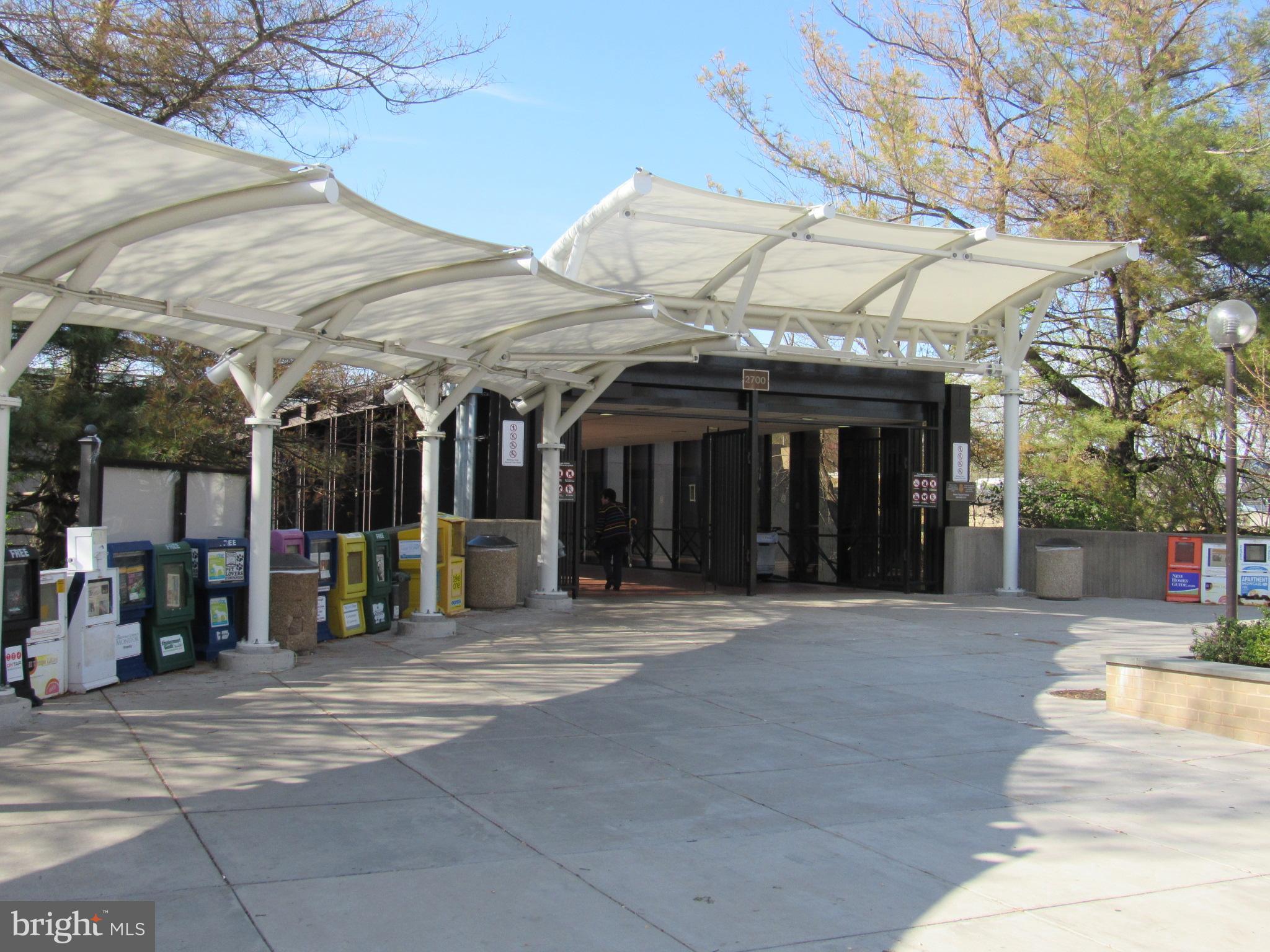 YORKTOWNE SQUARE - Residential Lease