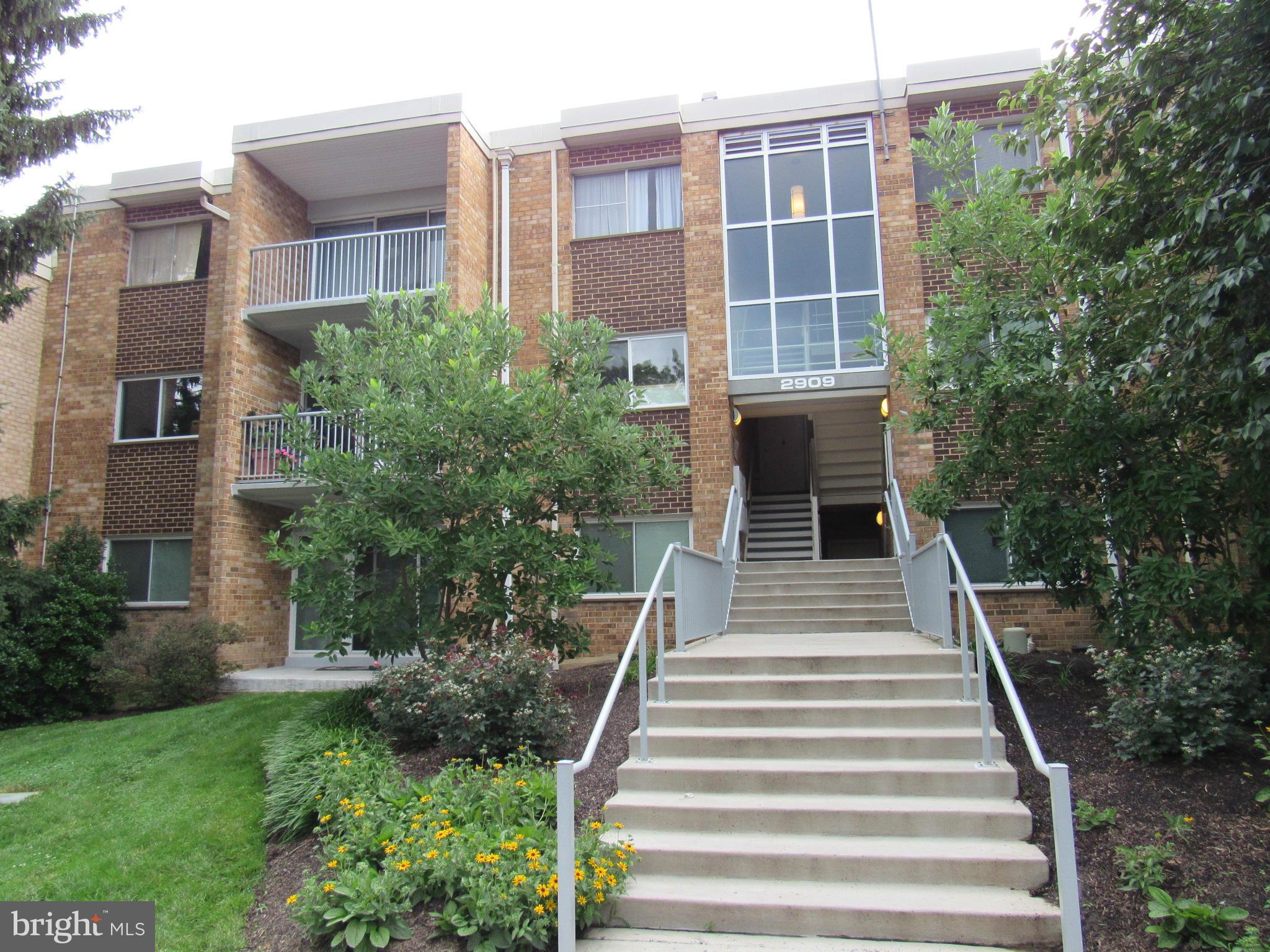 YORKTOWNE SQUARE - Residential Lease