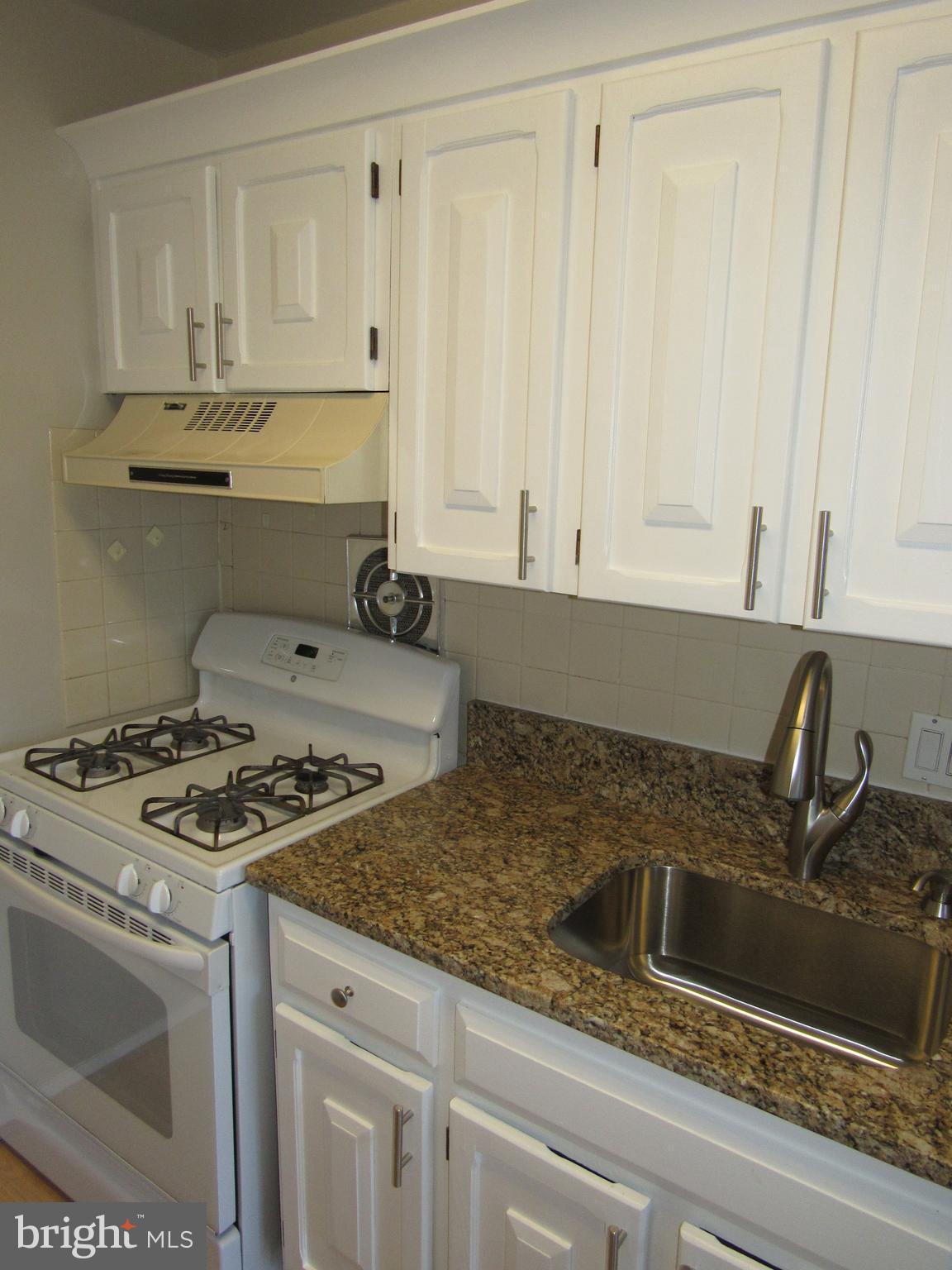 YORKTOWNE SQUARE - Residential Lease