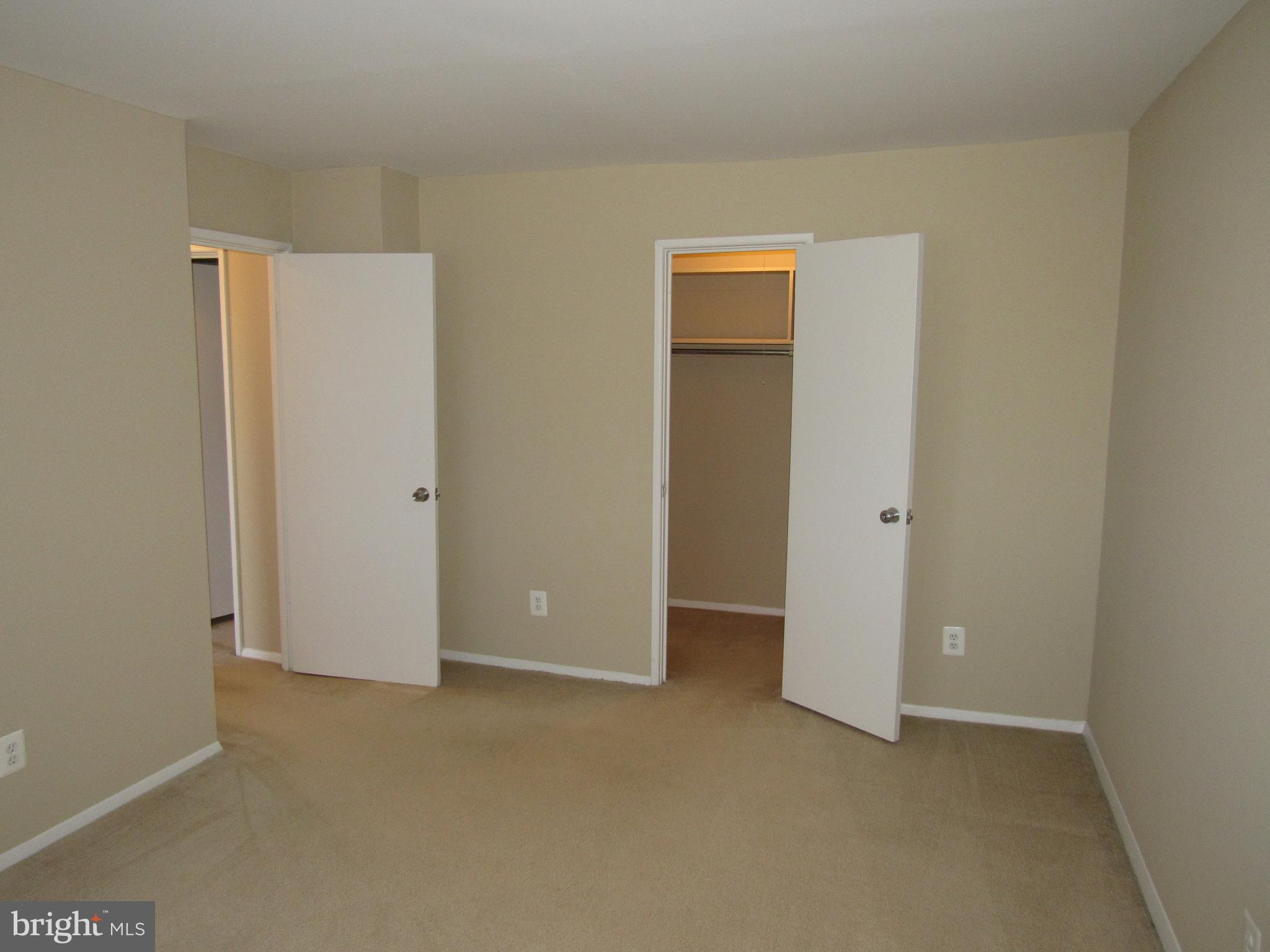 YORKTOWNE SQUARE - Residential Lease