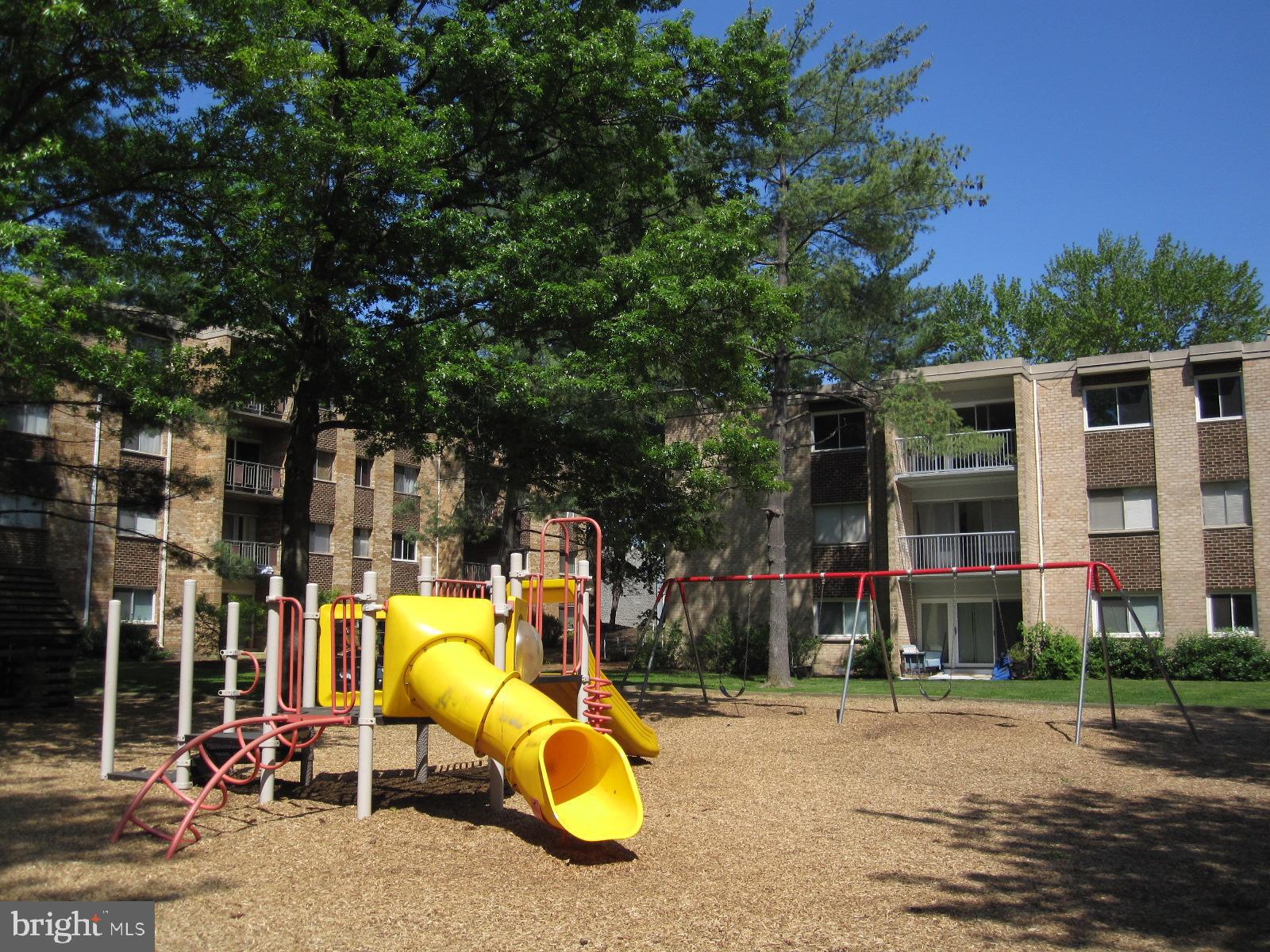 YORKTOWNE SQUARE - Residential Lease