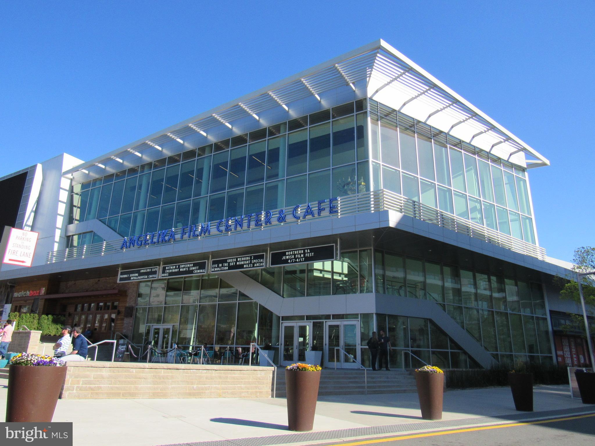 YORKTOWNE SQUARE - Residential Lease