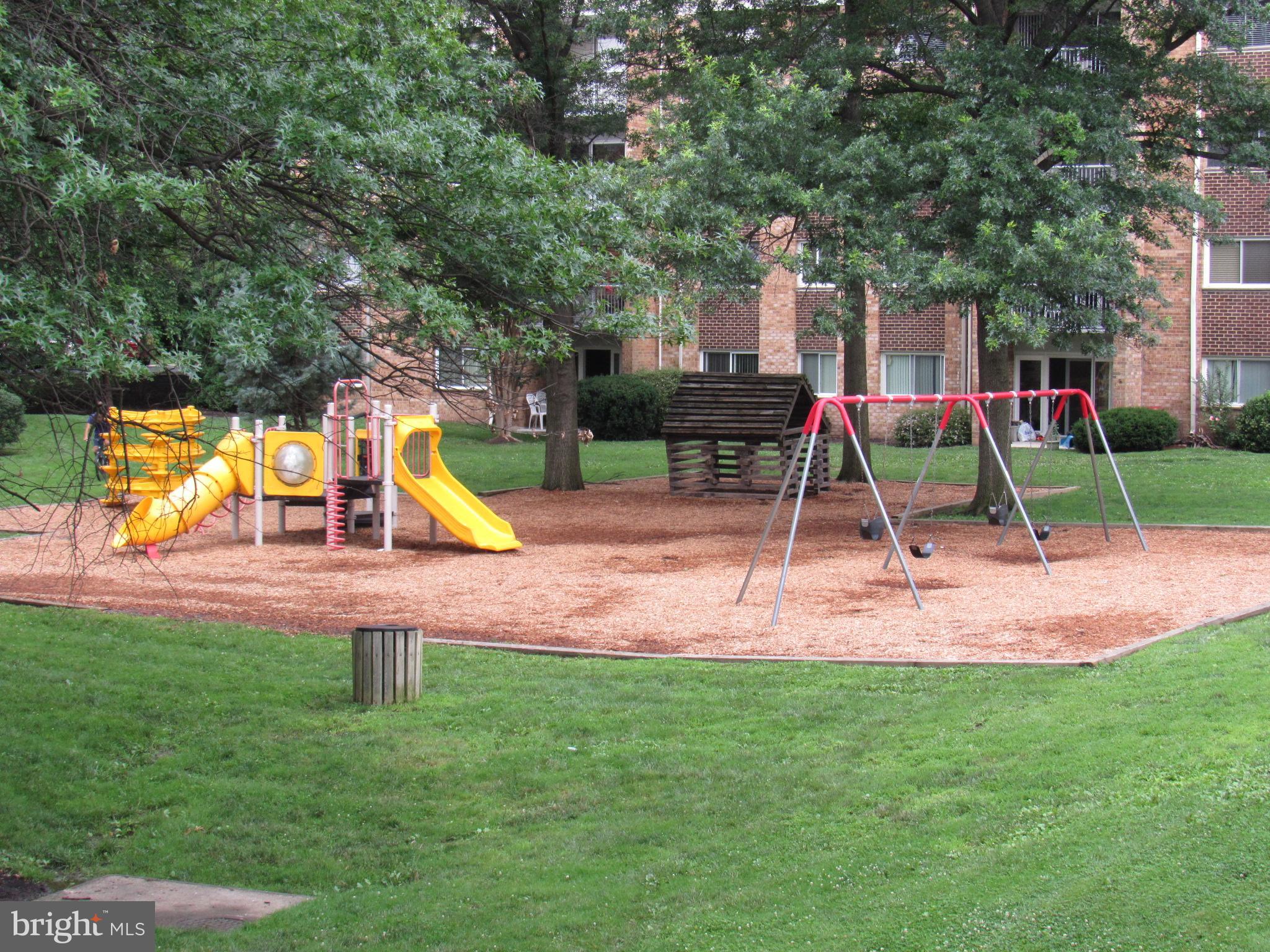 YORKTOWNE SQUARE - Residential Lease