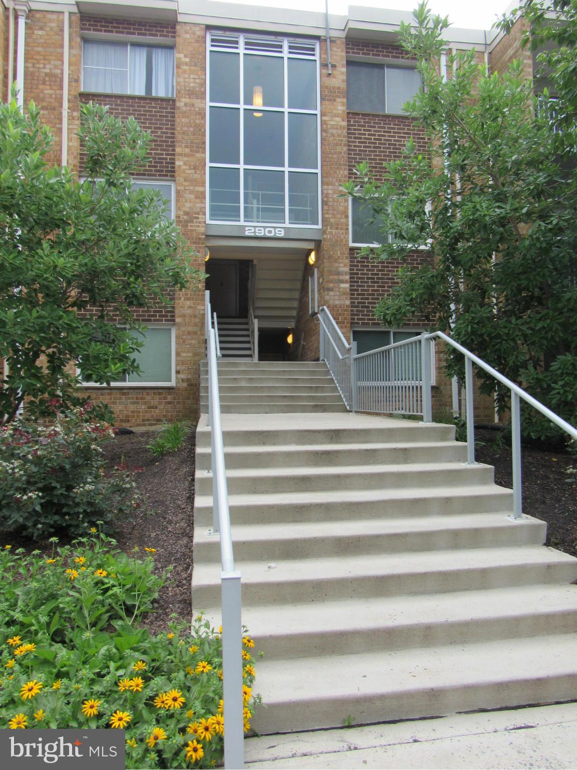 YORKTOWNE SQUARE - Residential Lease