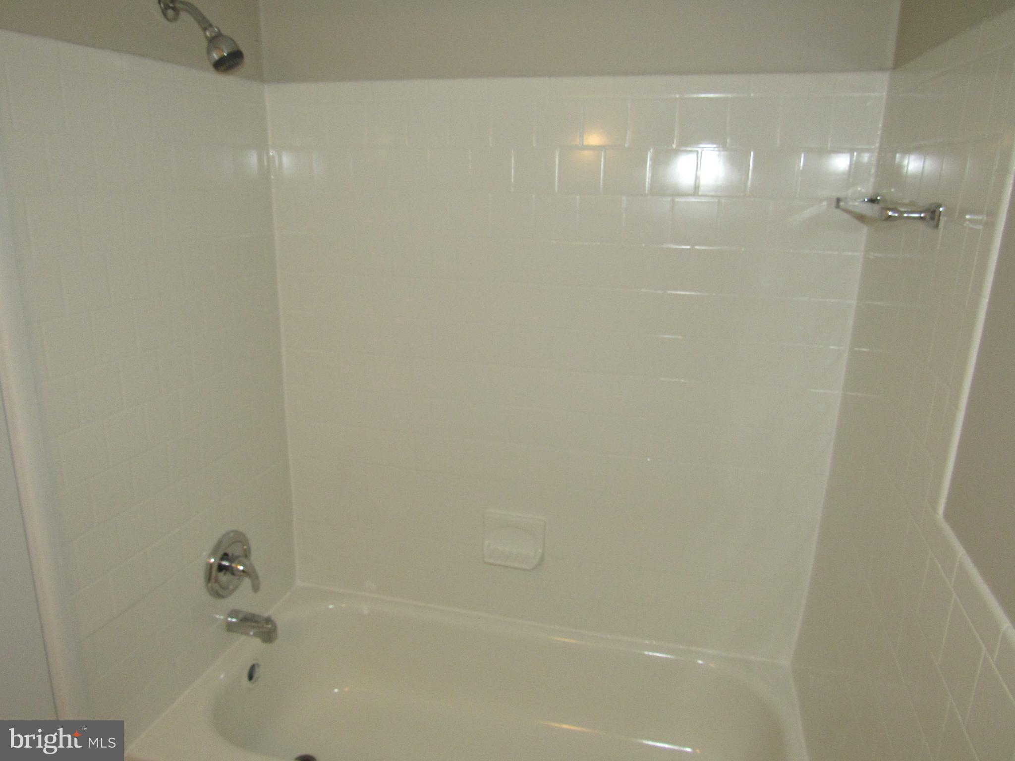 YORKTOWNE SQUARE - Residential Lease