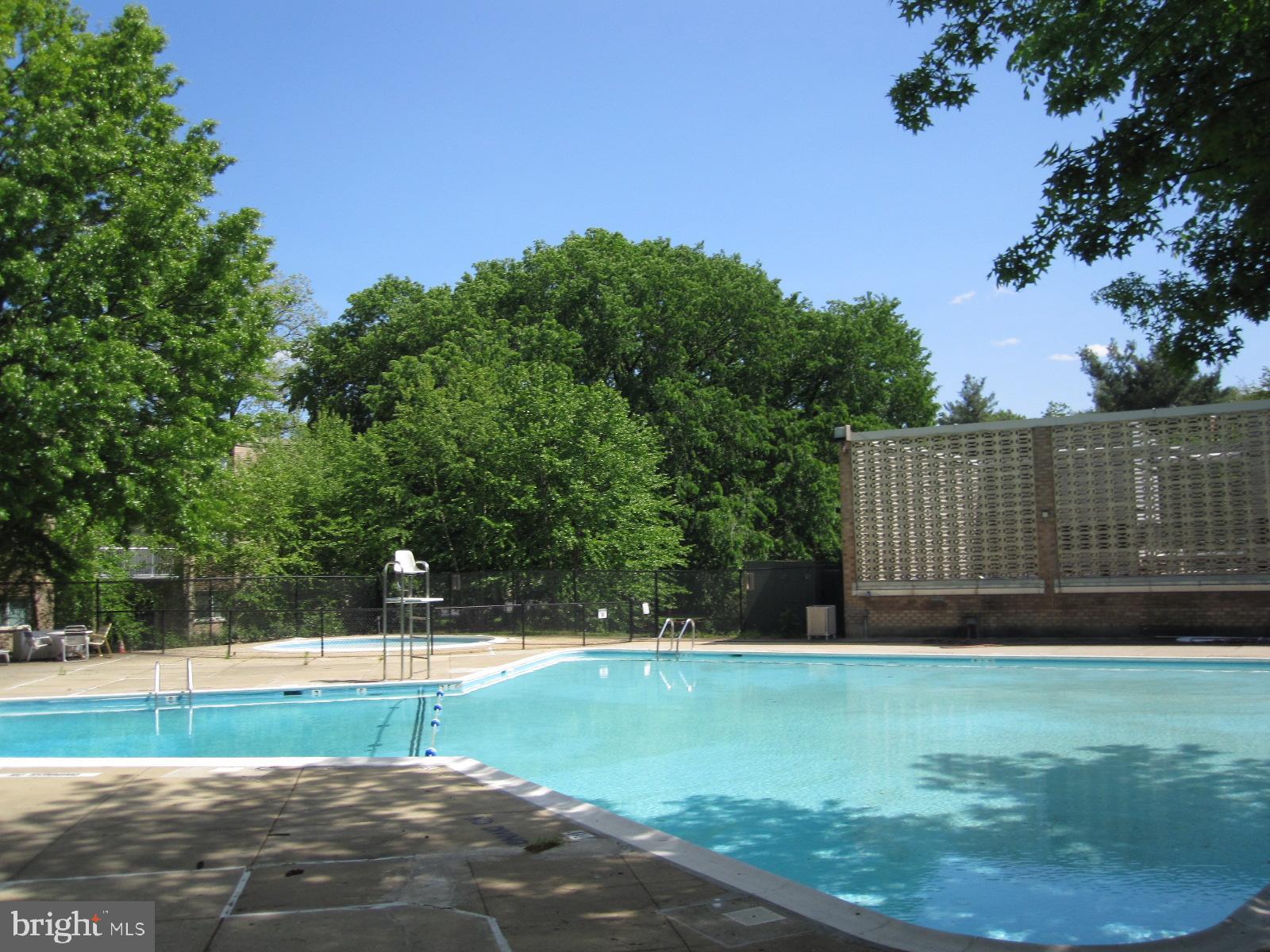 YORKTOWNE SQUARE - Residential Lease