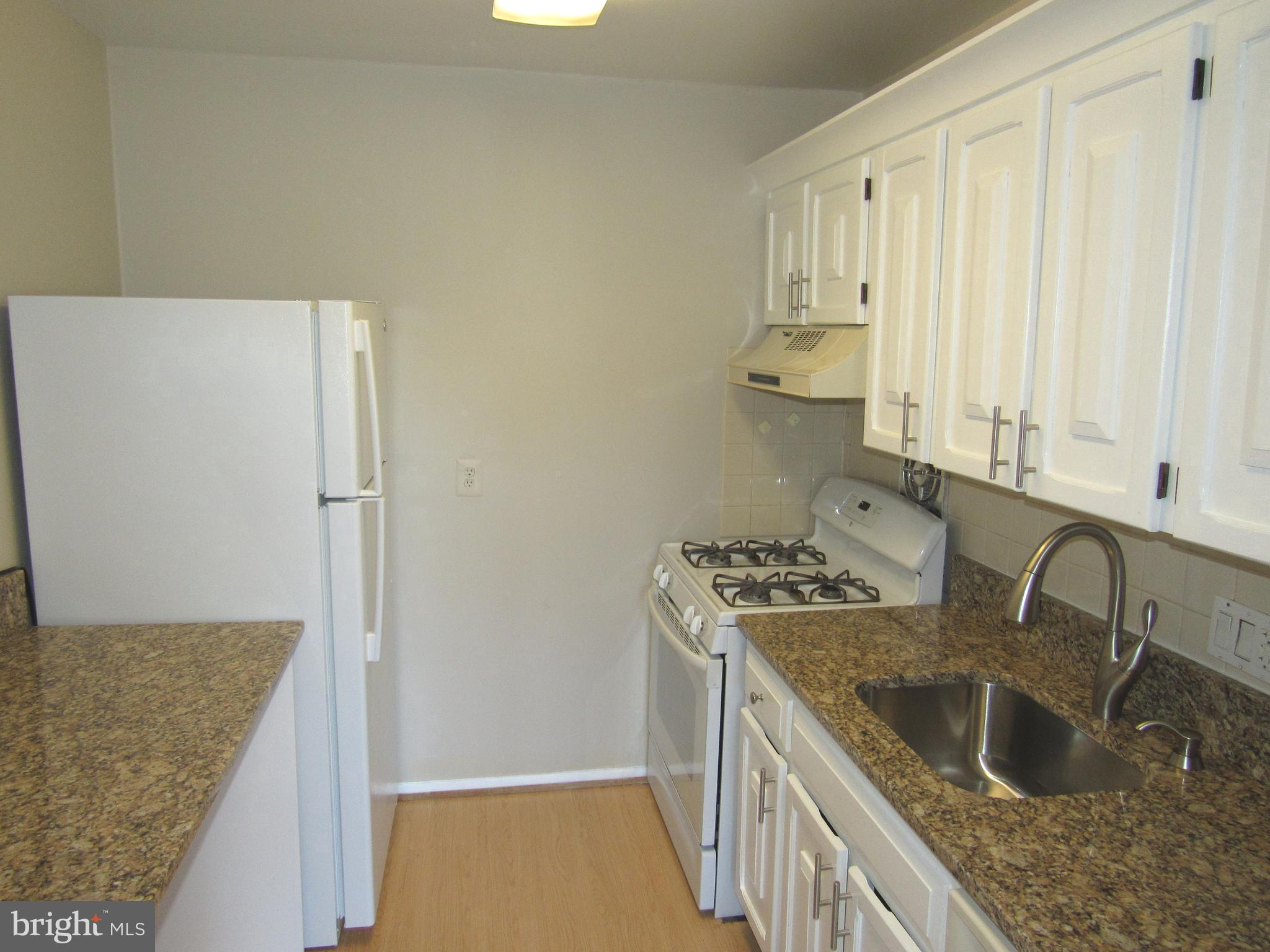 YORKTOWNE SQUARE - Residential Lease