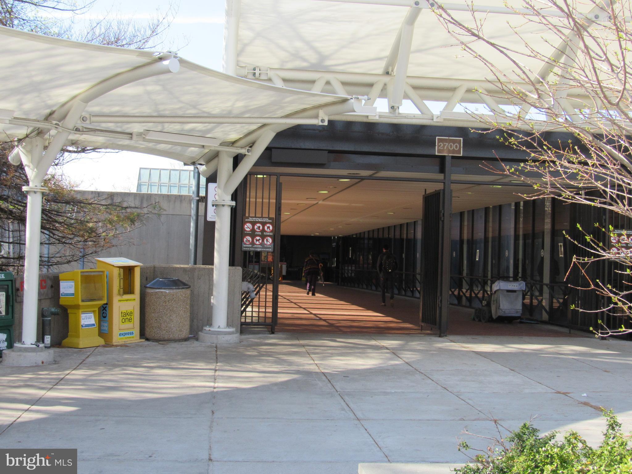 YORKTOWNE SQUARE - Residential Lease