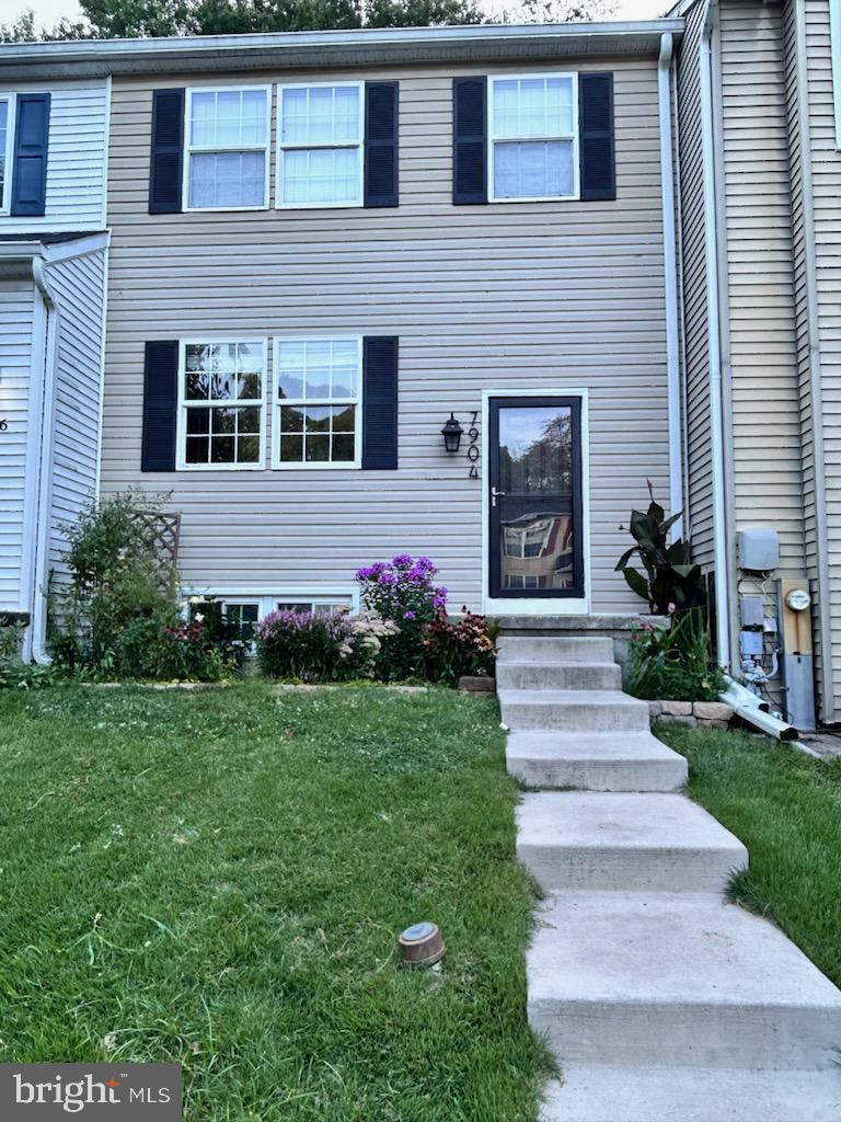 7904 DELLA ROSA COURT