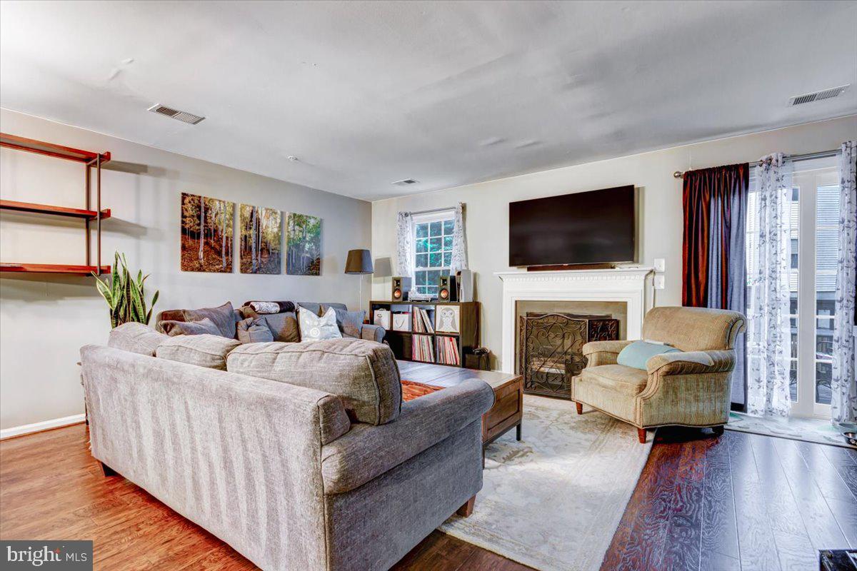 SYCAMORE MEWS - Residential