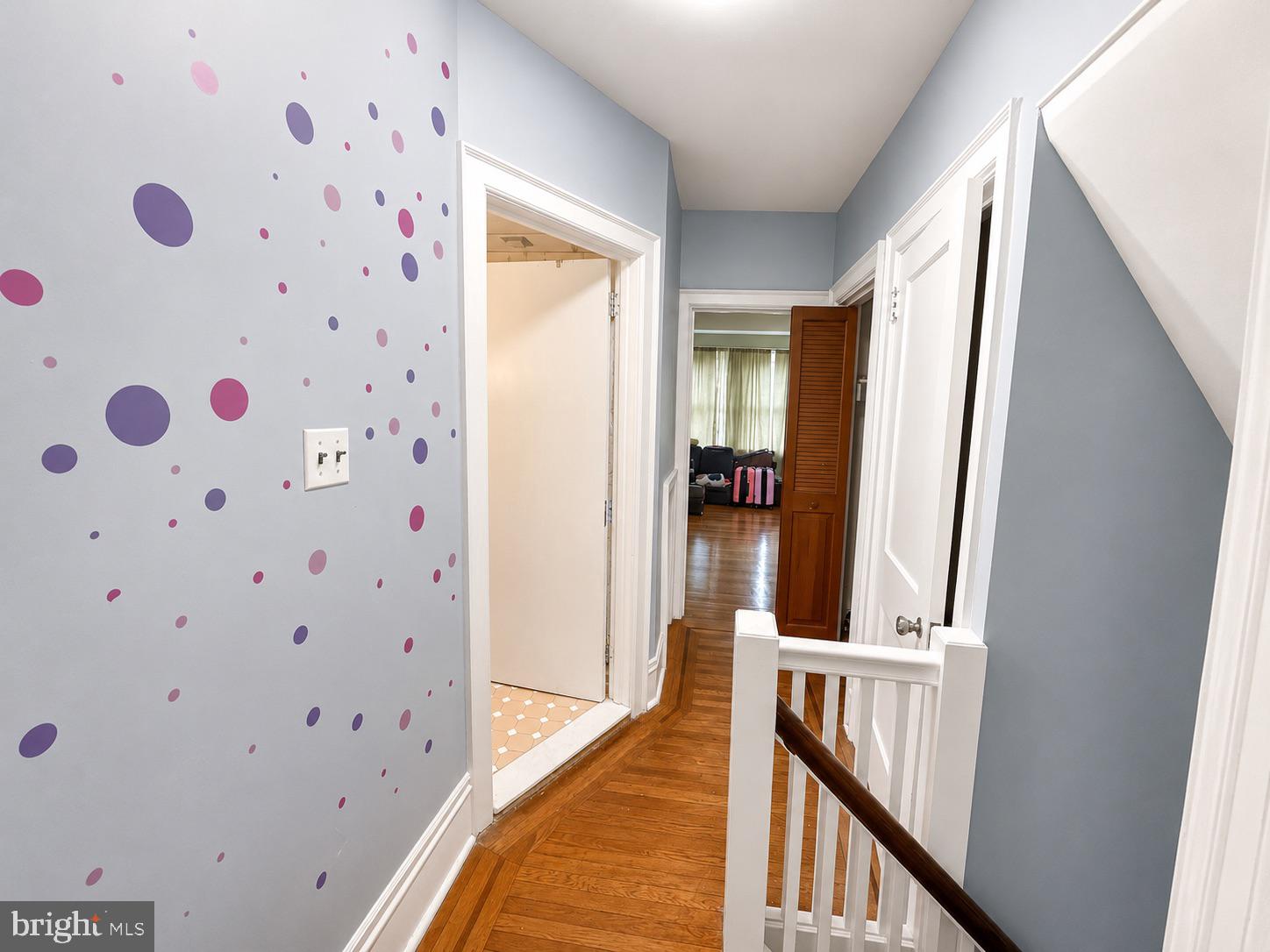 OXFORD CIRCLE - Residential