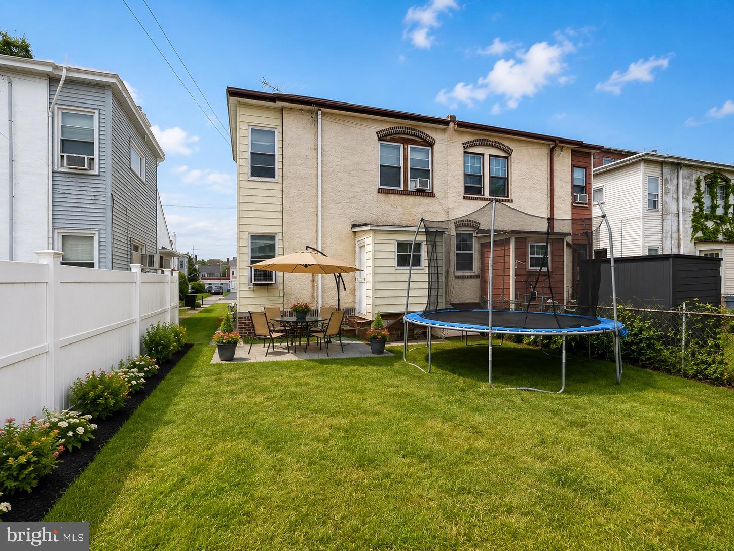 OXFORD CIRCLE - Residential