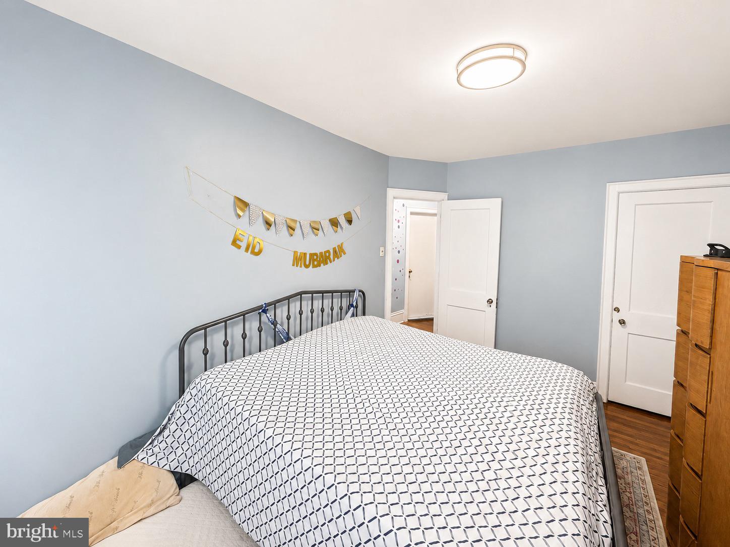 OXFORD CIRCLE - Residential