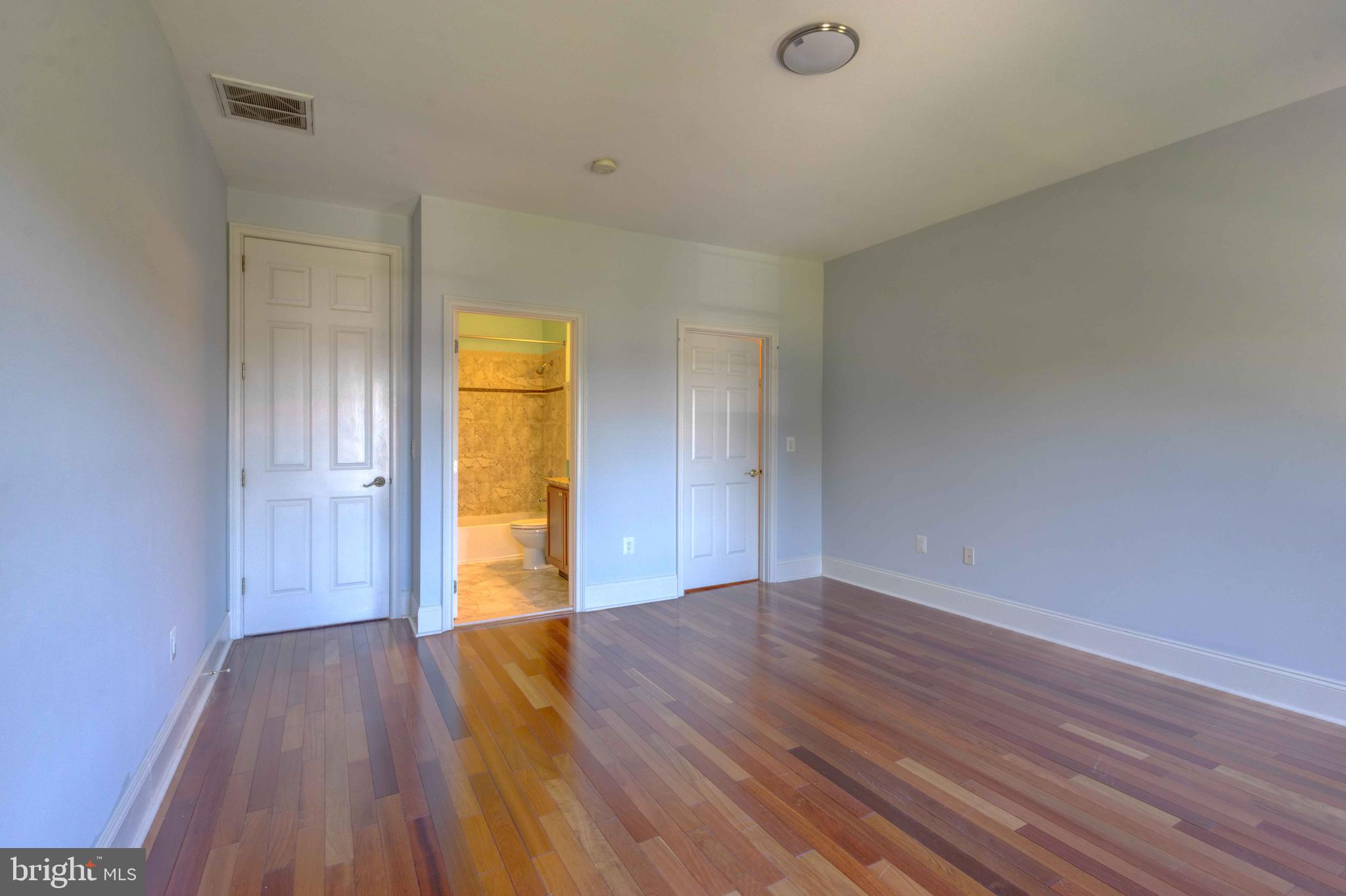 THE RESERVE AT TRIADELPHIA CROSSING - Residential