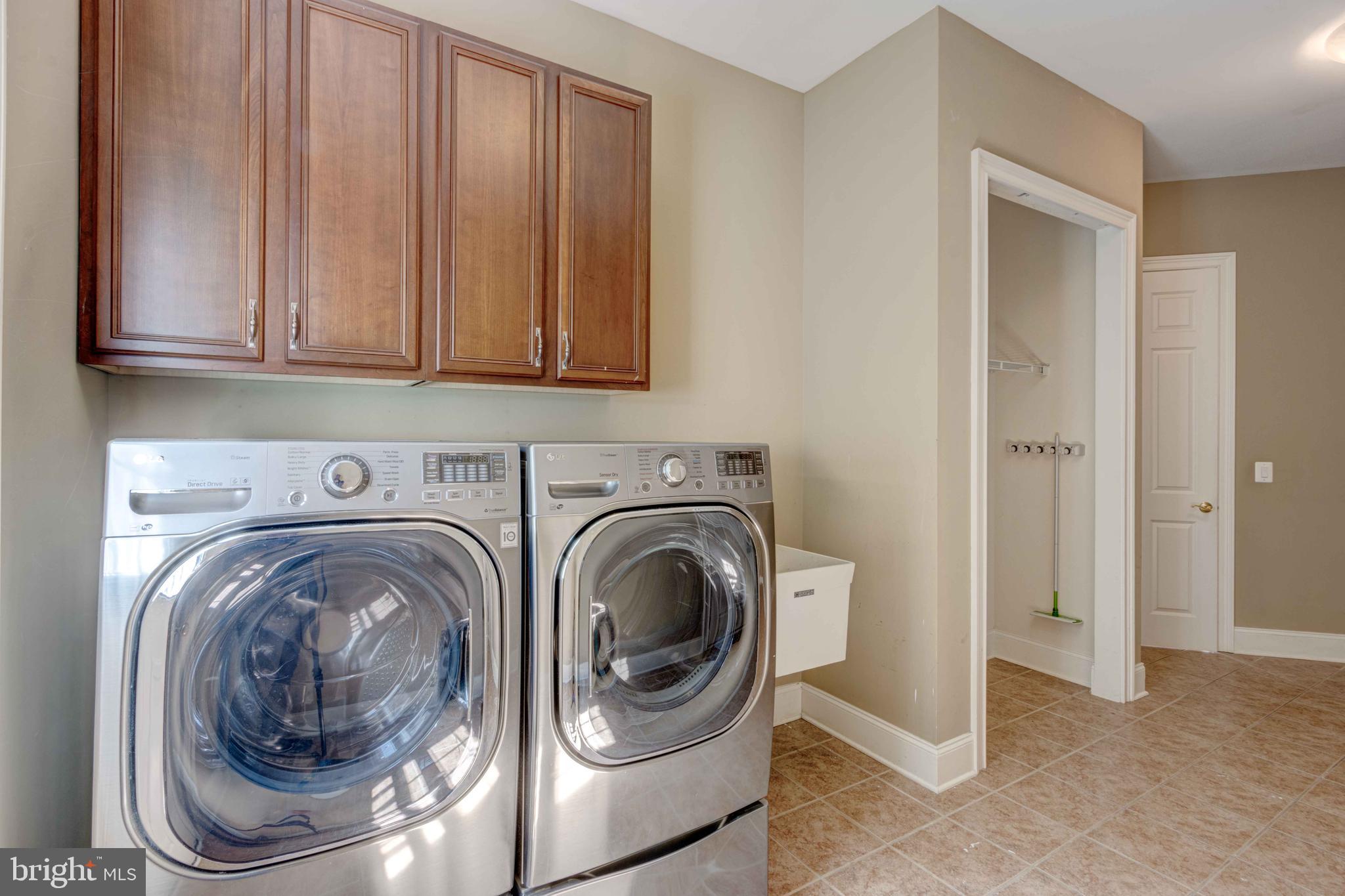 THE RESERVE AT TRIADELPHIA CROSSING - Residential