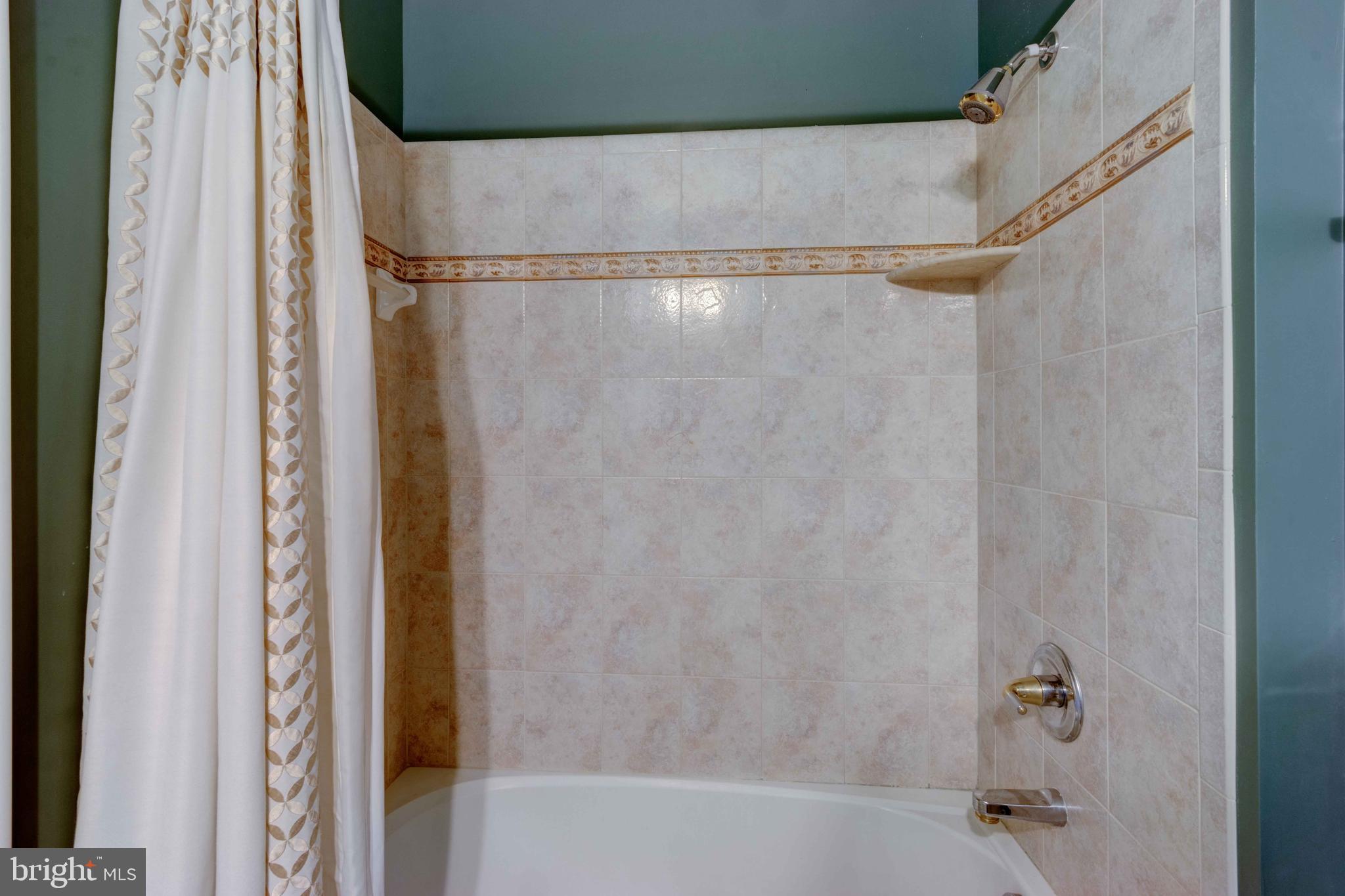 THE RESERVE AT TRIADELPHIA CROSSING - Residential