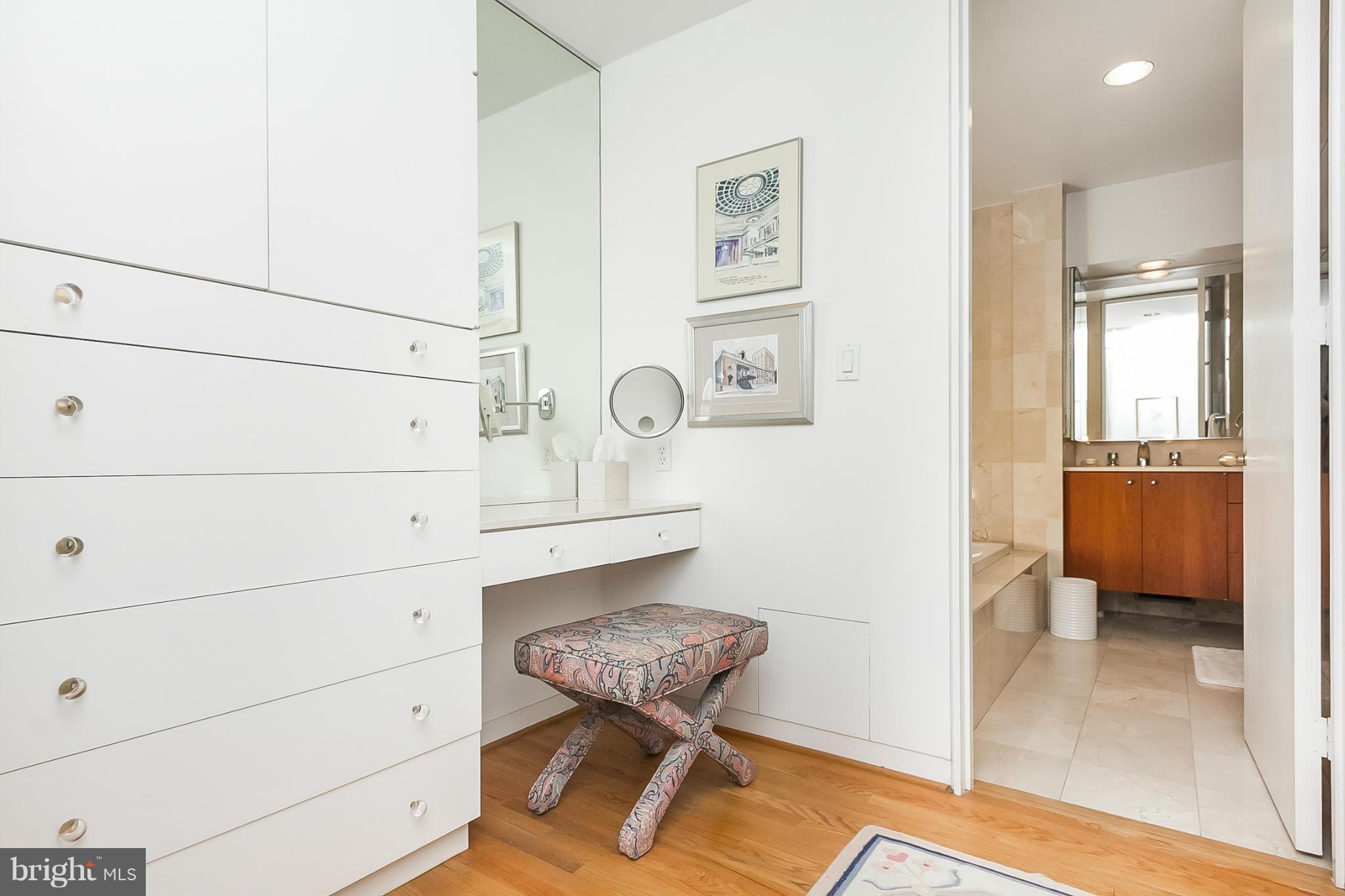 OAK HILL - Residential