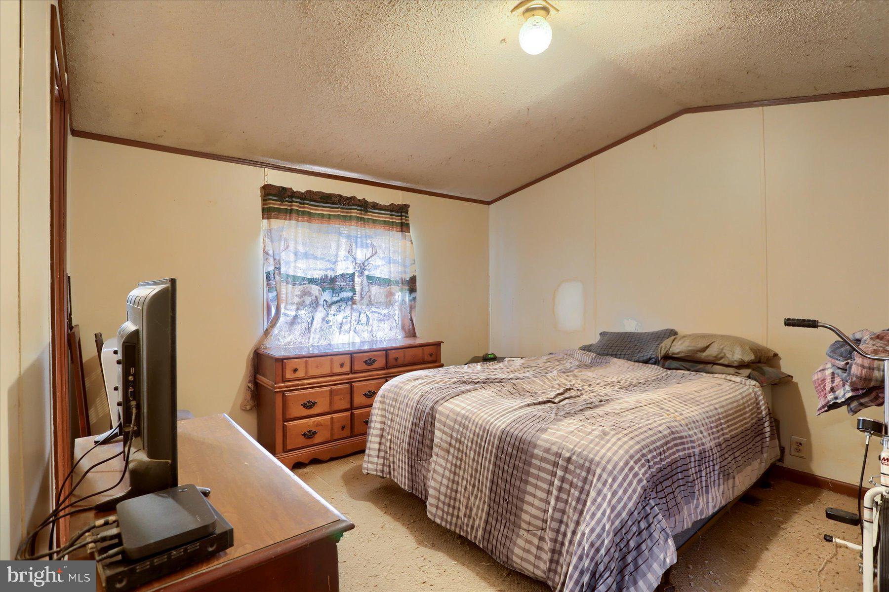 COUNTRY MANOR WEST - Residential