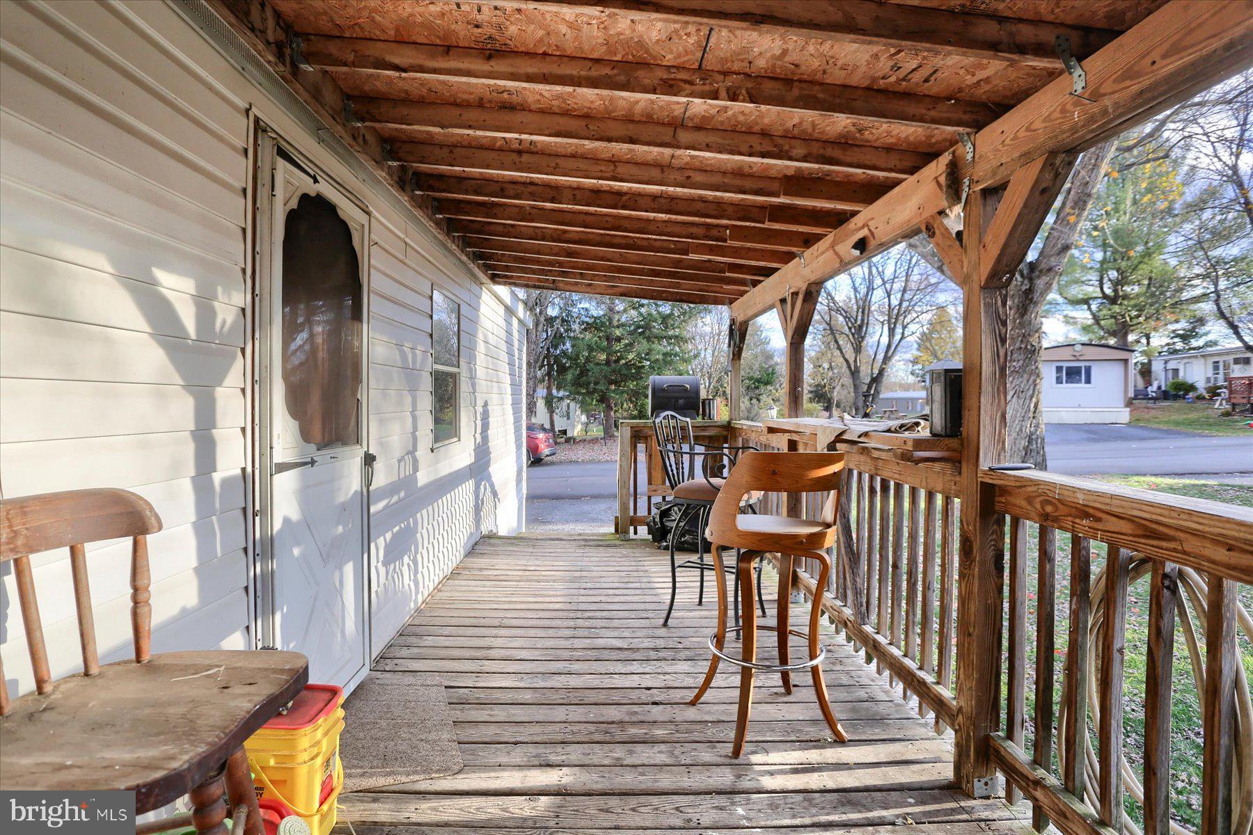 COUNTRY MANOR WEST - Residential