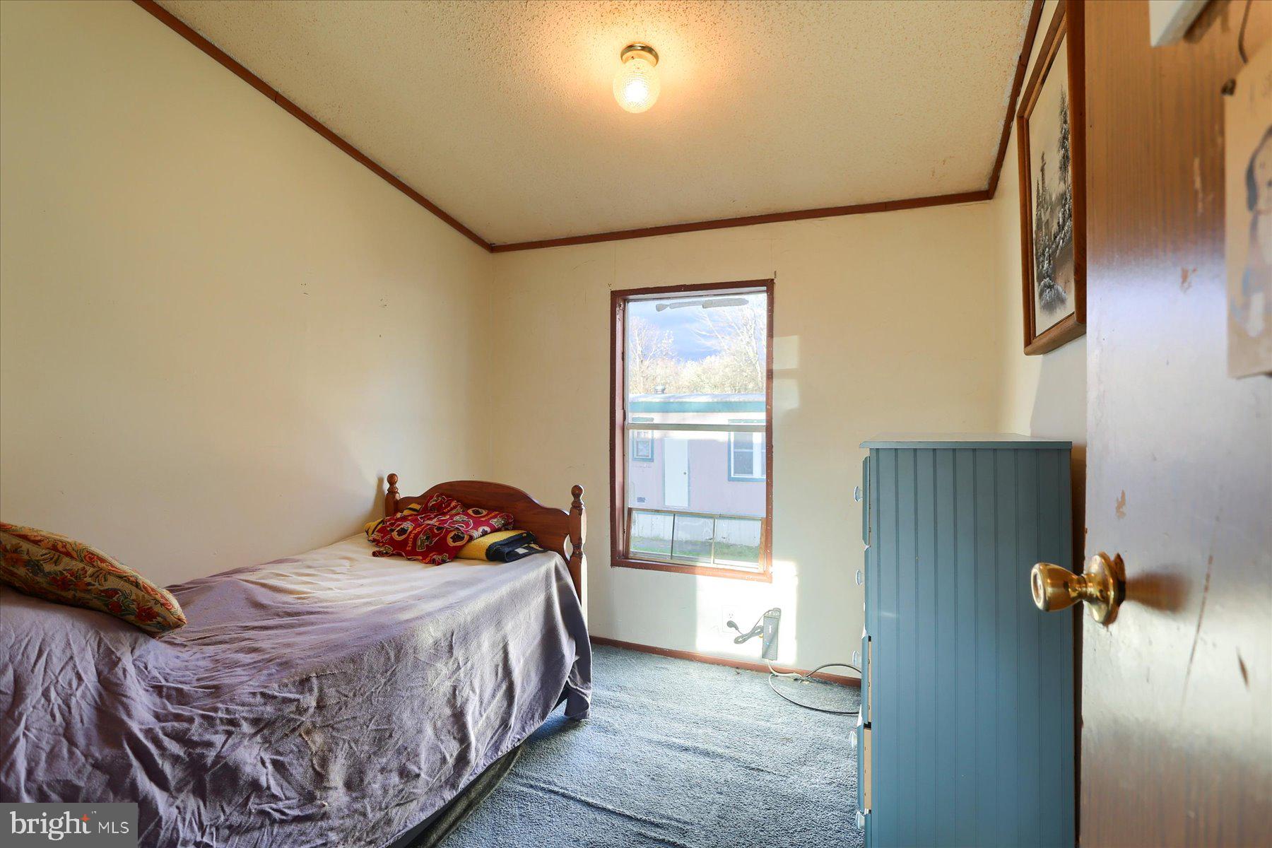 COUNTRY MANOR WEST - Residential