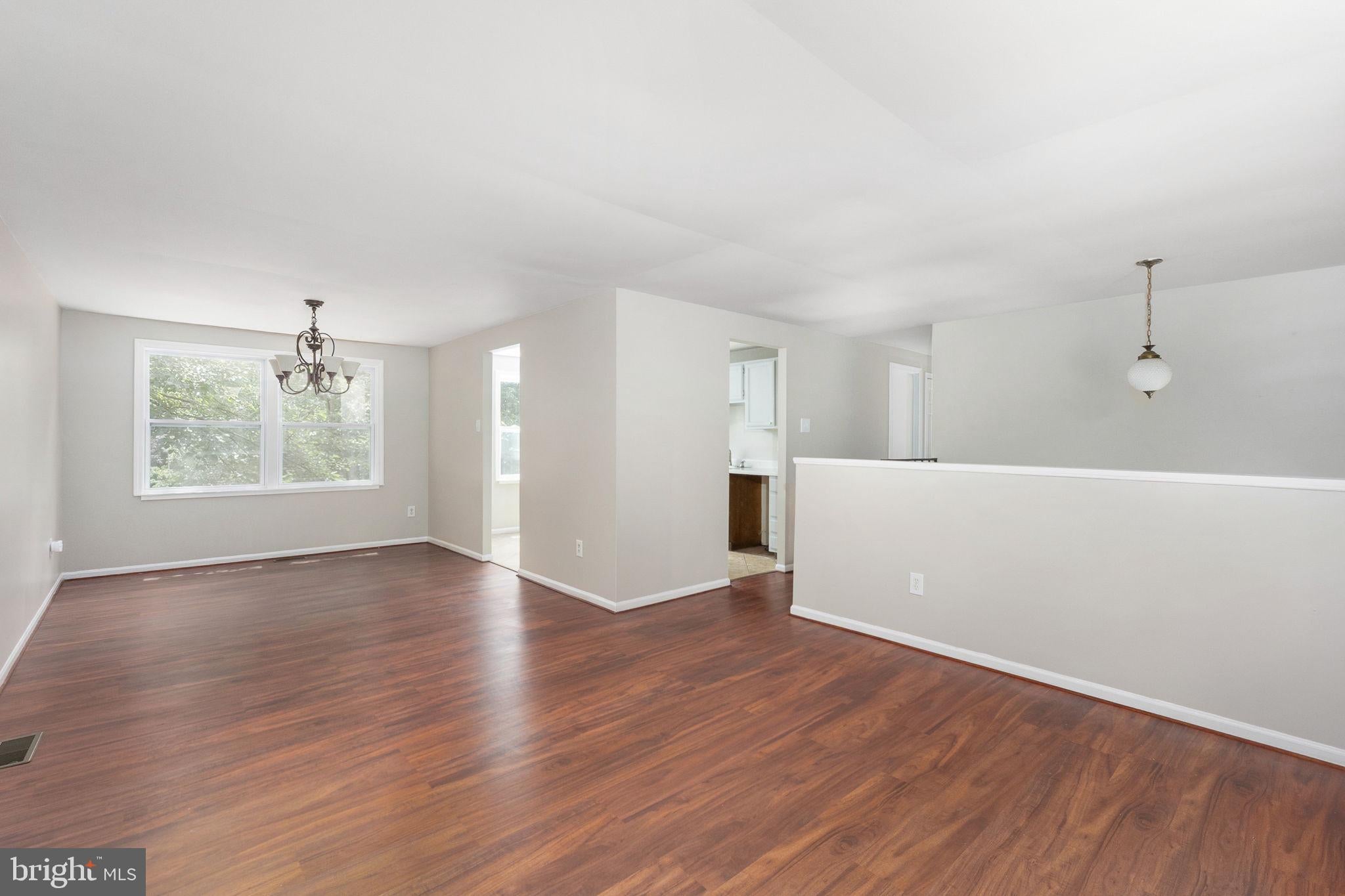 12821 LONGLEAF LANE