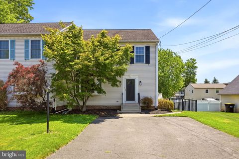 Photo of 409 Saw Mill Lane #B, HORSHAM, PA 19044 (MLS # PAMC2180778)