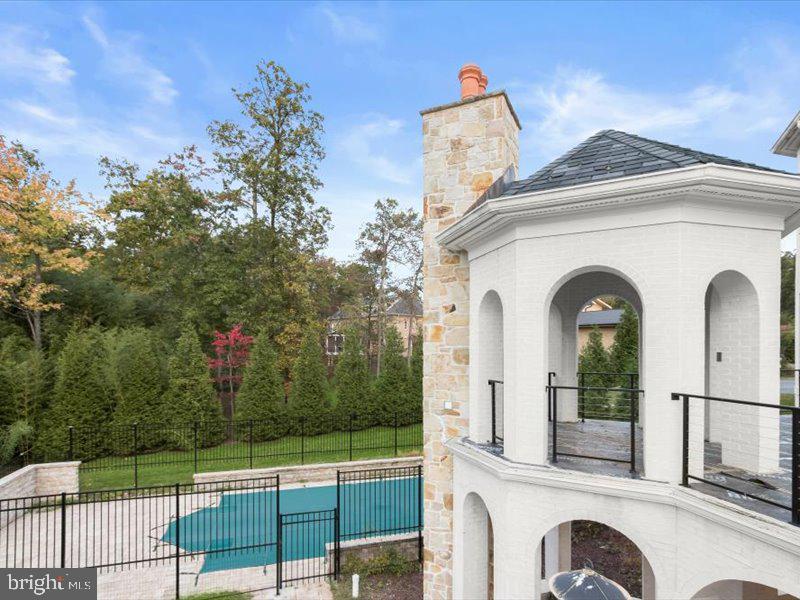 POTOMAC VILLAGE - Residential