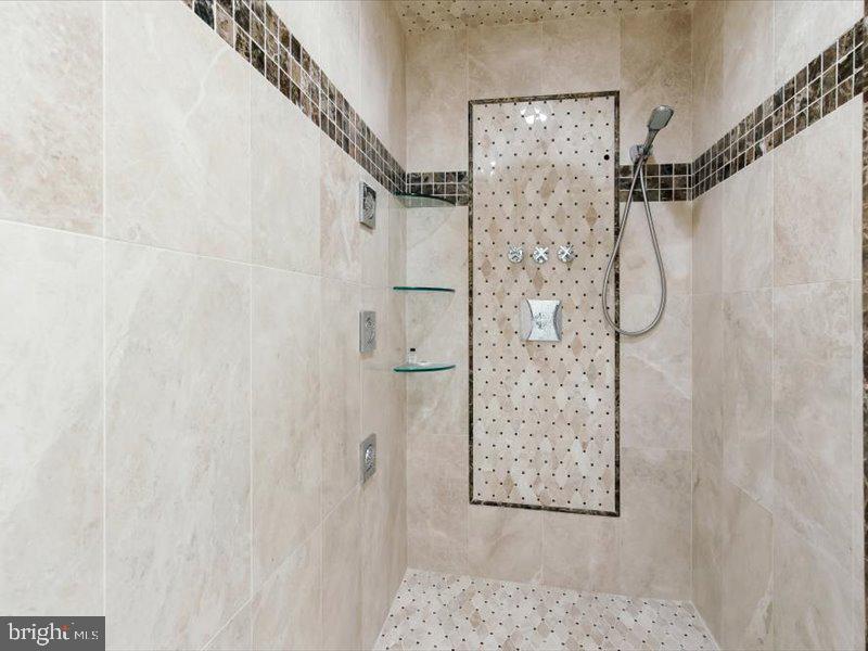 POTOMAC VILLAGE - Residential