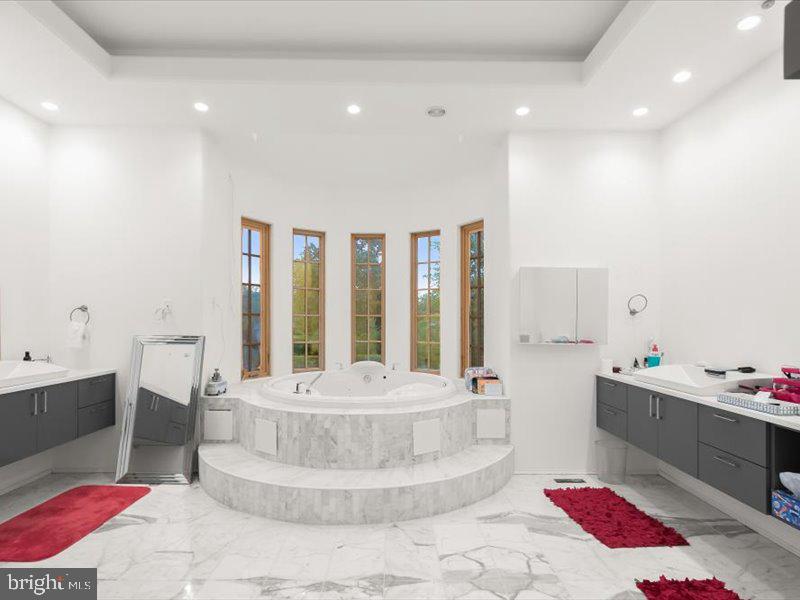 POTOMAC VILLAGE - Residential