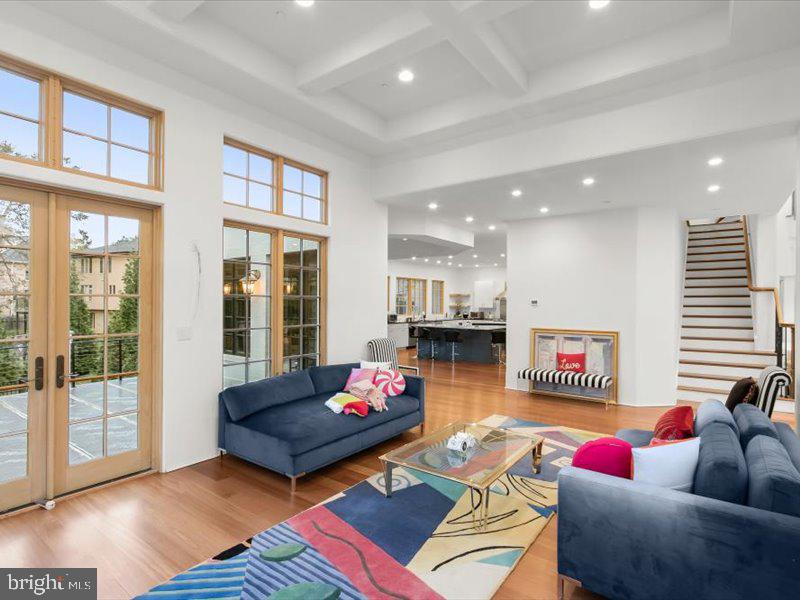 POTOMAC VILLAGE - Residential