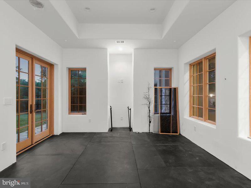 POTOMAC VILLAGE - Residential