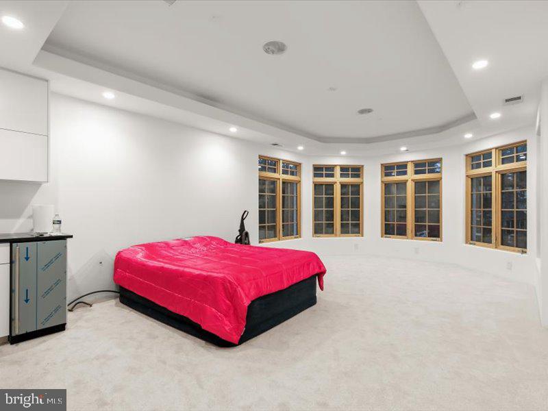 POTOMAC VILLAGE - Residential