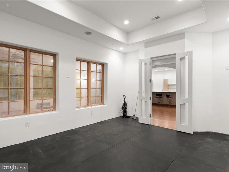 POTOMAC VILLAGE - Residential