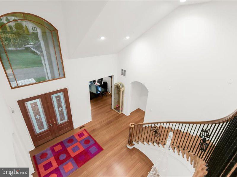 POTOMAC VILLAGE - Residential