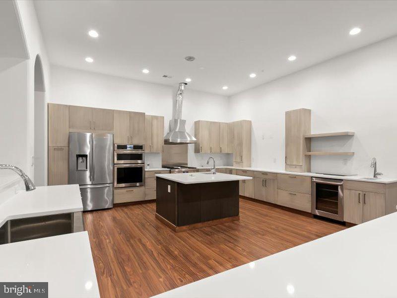 POTOMAC VILLAGE - Residential