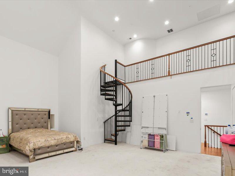 POTOMAC VILLAGE - Residential