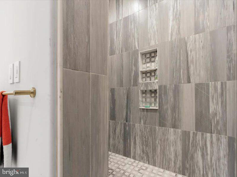 POTOMAC VILLAGE - Residential