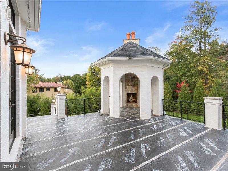 POTOMAC VILLAGE - Residential