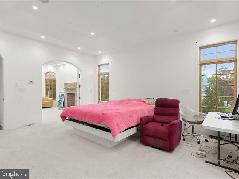 POTOMAC VILLAGE - Residential