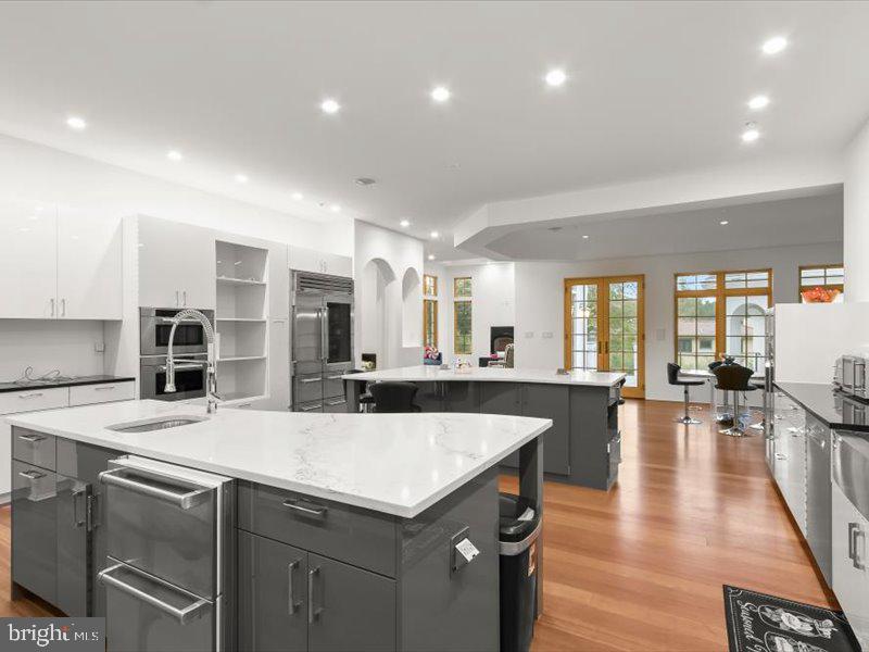 POTOMAC VILLAGE - Residential