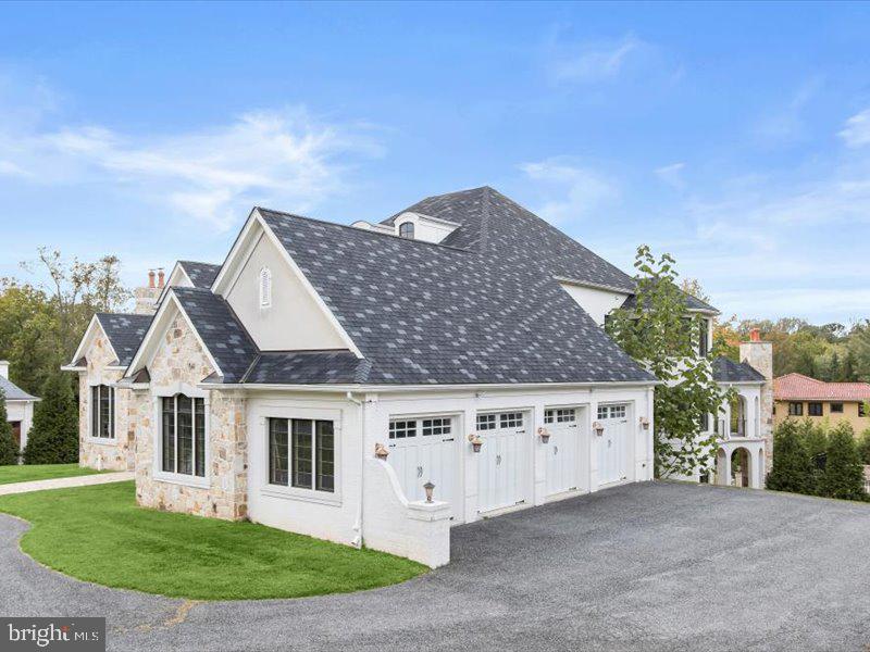 POTOMAC VILLAGE - Residential