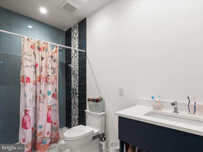 POTOMAC VILLAGE - Residential