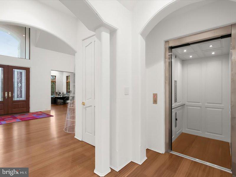 POTOMAC VILLAGE - Residential