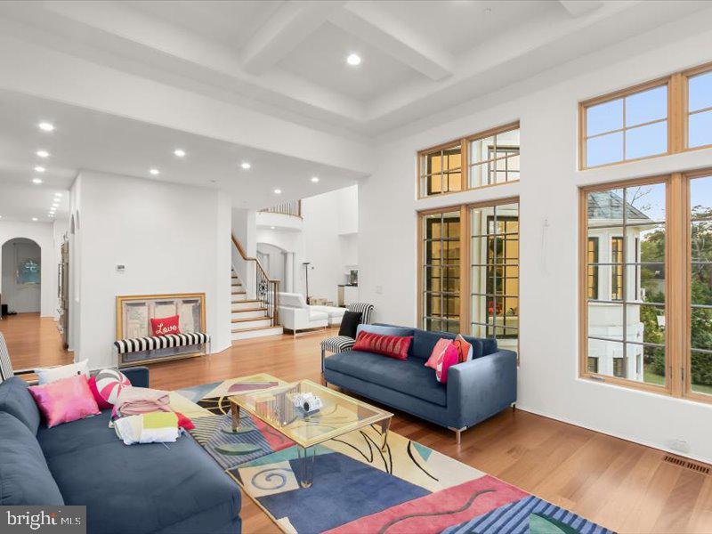 POTOMAC VILLAGE - Residential