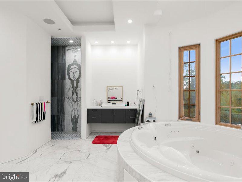 POTOMAC VILLAGE - Residential