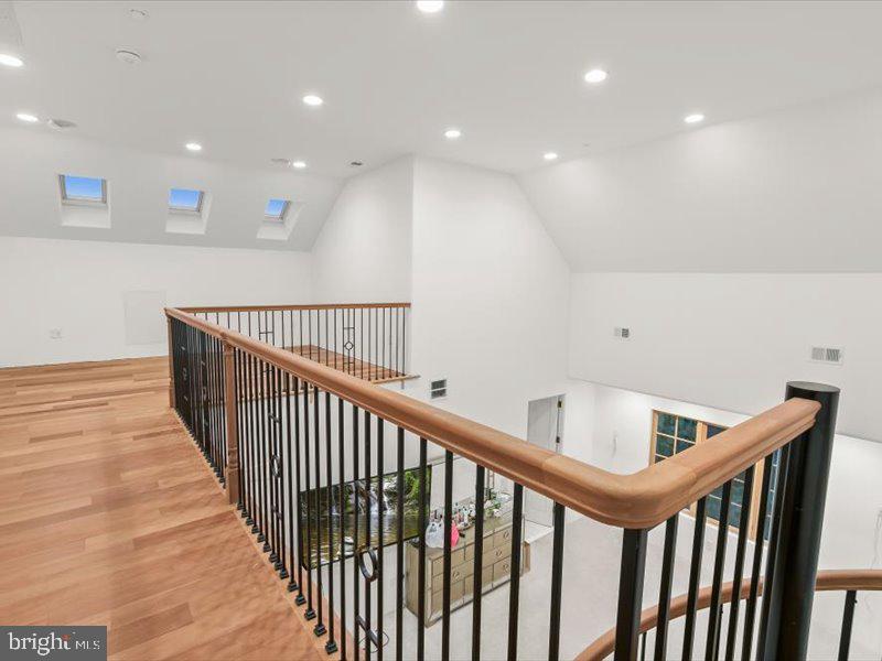 POTOMAC VILLAGE - Residential