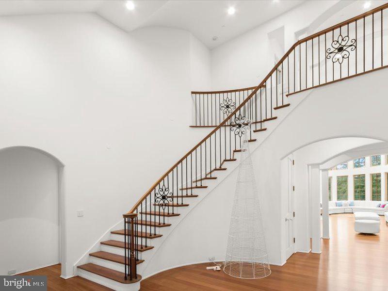 POTOMAC VILLAGE - Residential