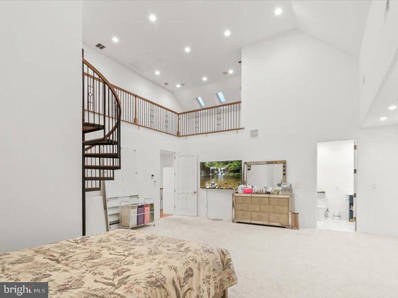 POTOMAC VILLAGE - Residential