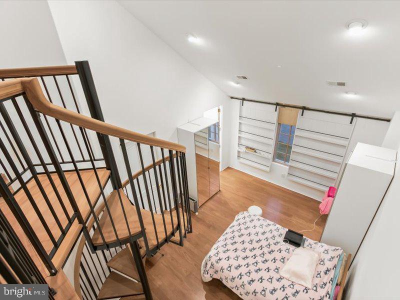 POTOMAC VILLAGE - Residential